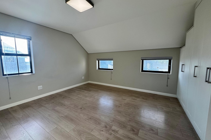 To Let 3 Bedroom Property for Rent in Graanendal Western Cape